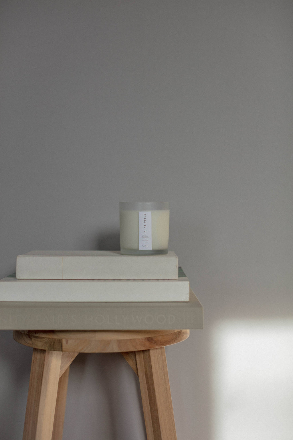 EUCALYPTUS CANDLE- 100% SOY AND ESSENTIAL OILS (HAND POURED)