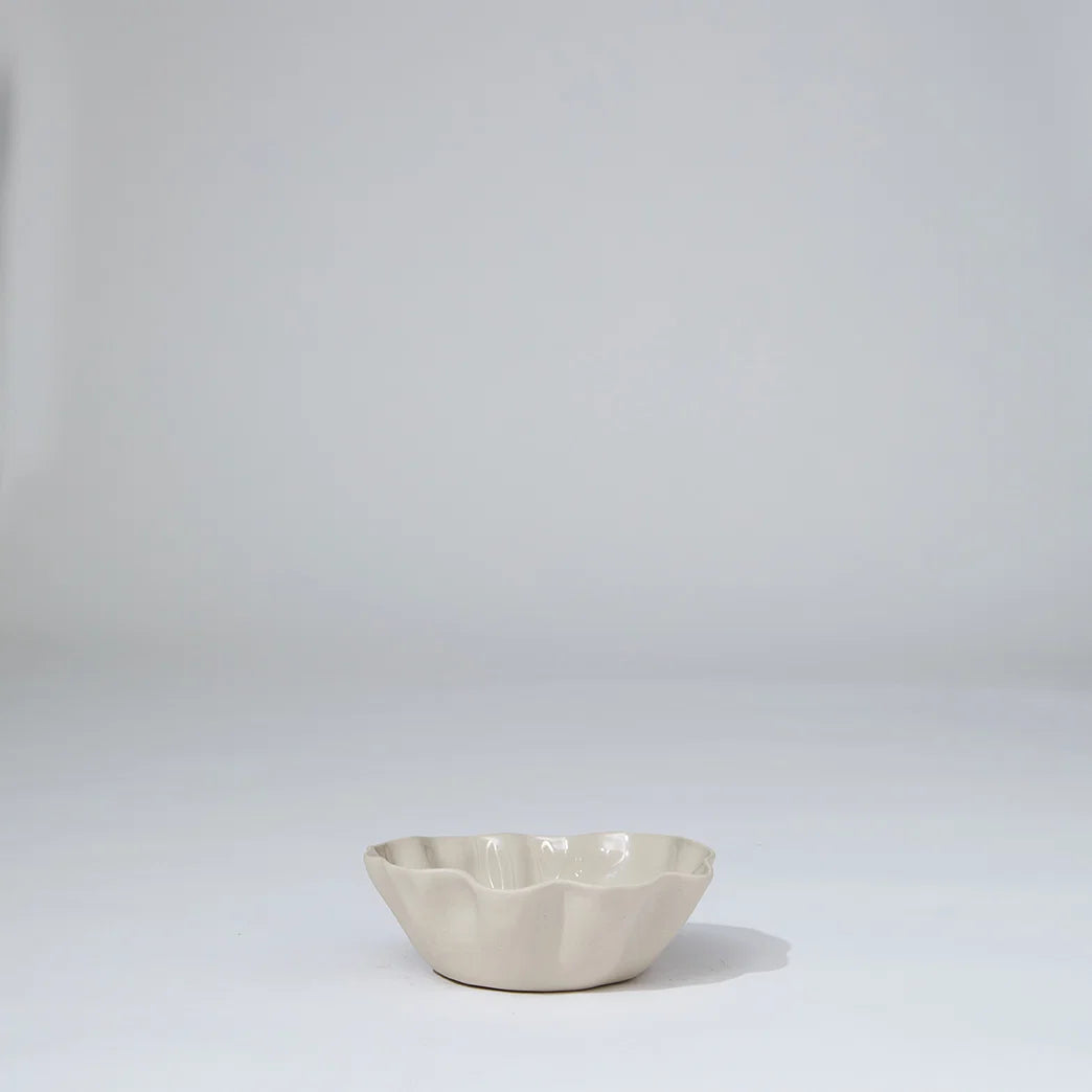 Ruffle Bowl Chalk White
