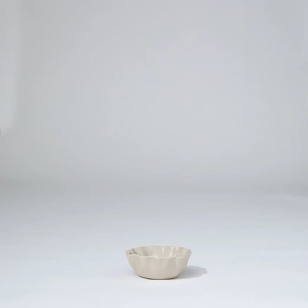 Ruffle Bowl Chalk White