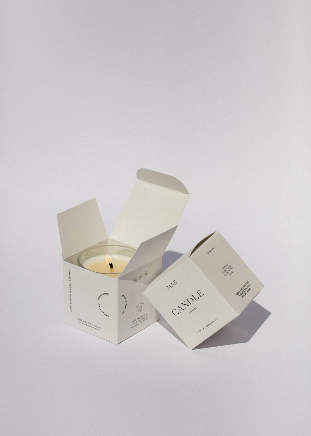 LAVENDER CANDLE - 100% SOY AND ESSENTIAL OILS (HAND POURED)