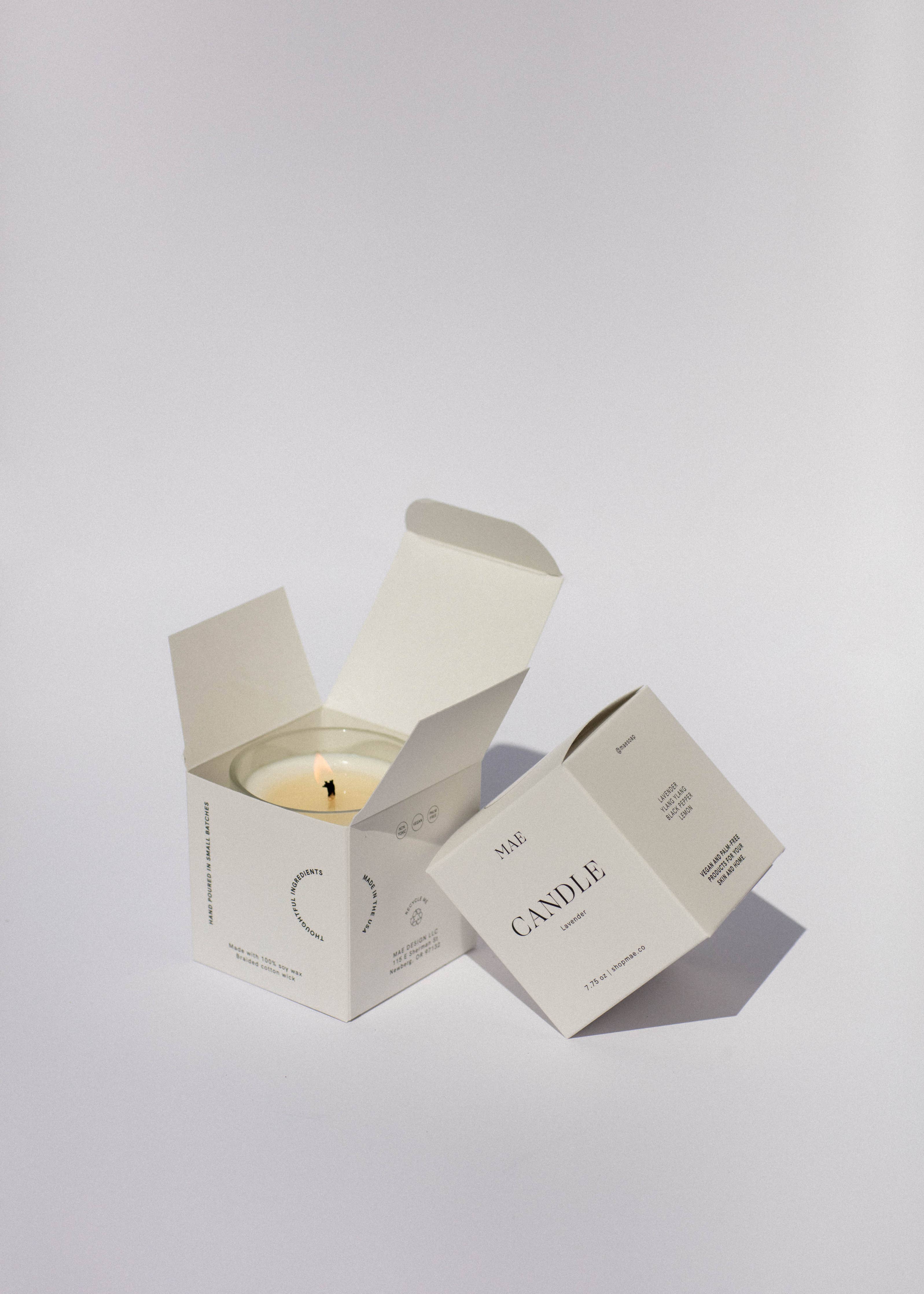 LAVENDER CANDLE - 100% SOY AND ESSENTIAL OILS (HAND POURED)