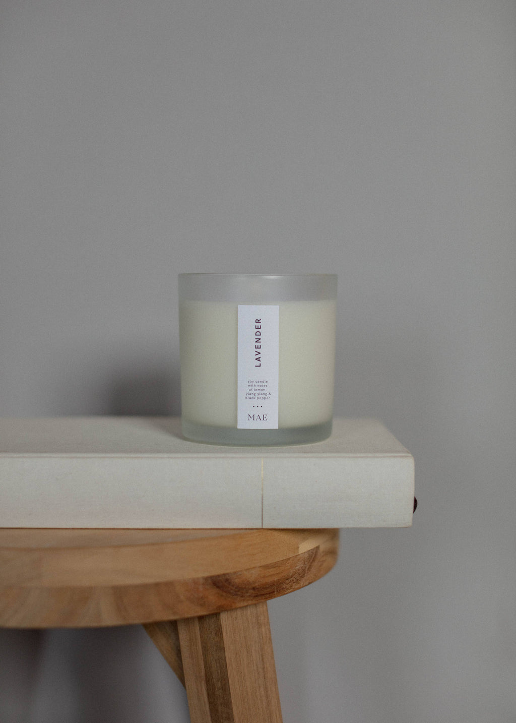 LAVENDER CANDLE - 100% SOY AND ESSENTIAL OILS (HAND POURED)