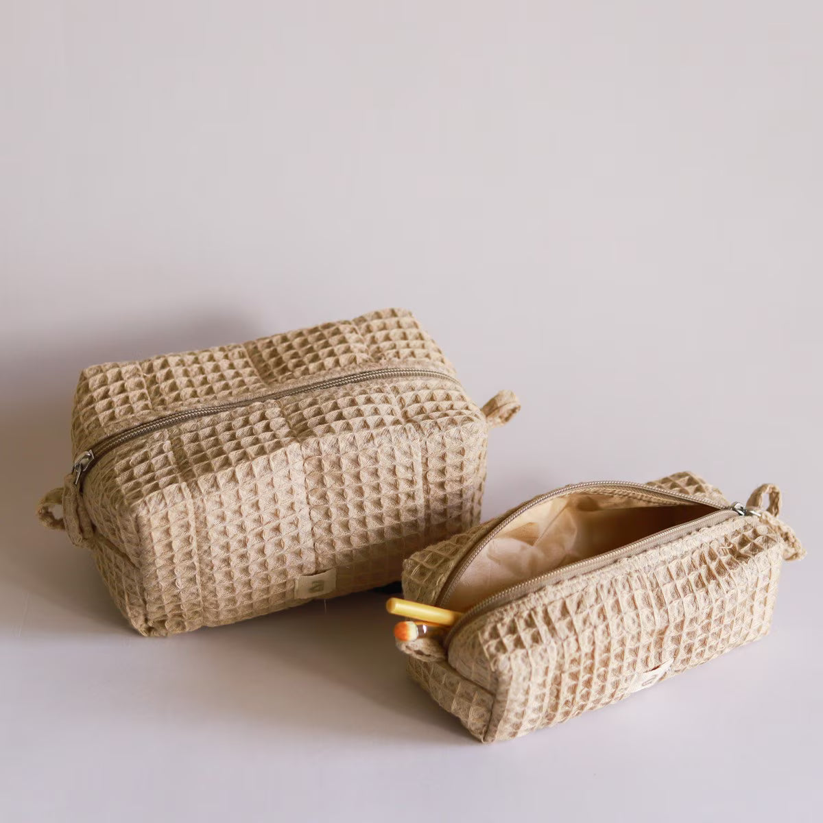 PIQUE WAFFLE BLOCK POUCH - LARGE - WHEAT